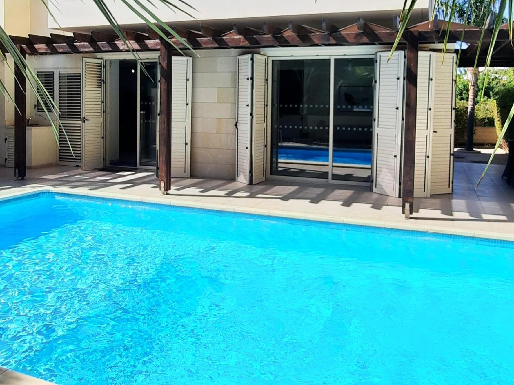 Villa Larnaca Bay Resort Oroklini Extérieur photo