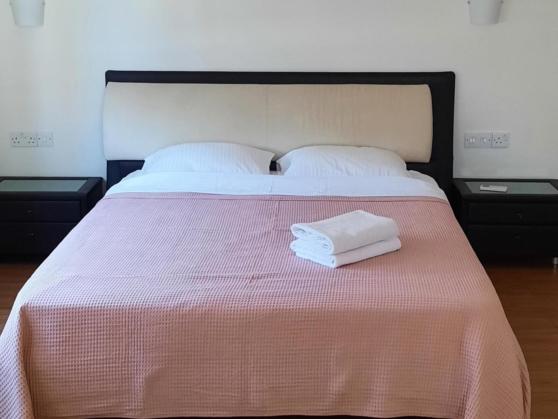 Villa Larnaca Bay Resort Oroklini Extérieur photo
