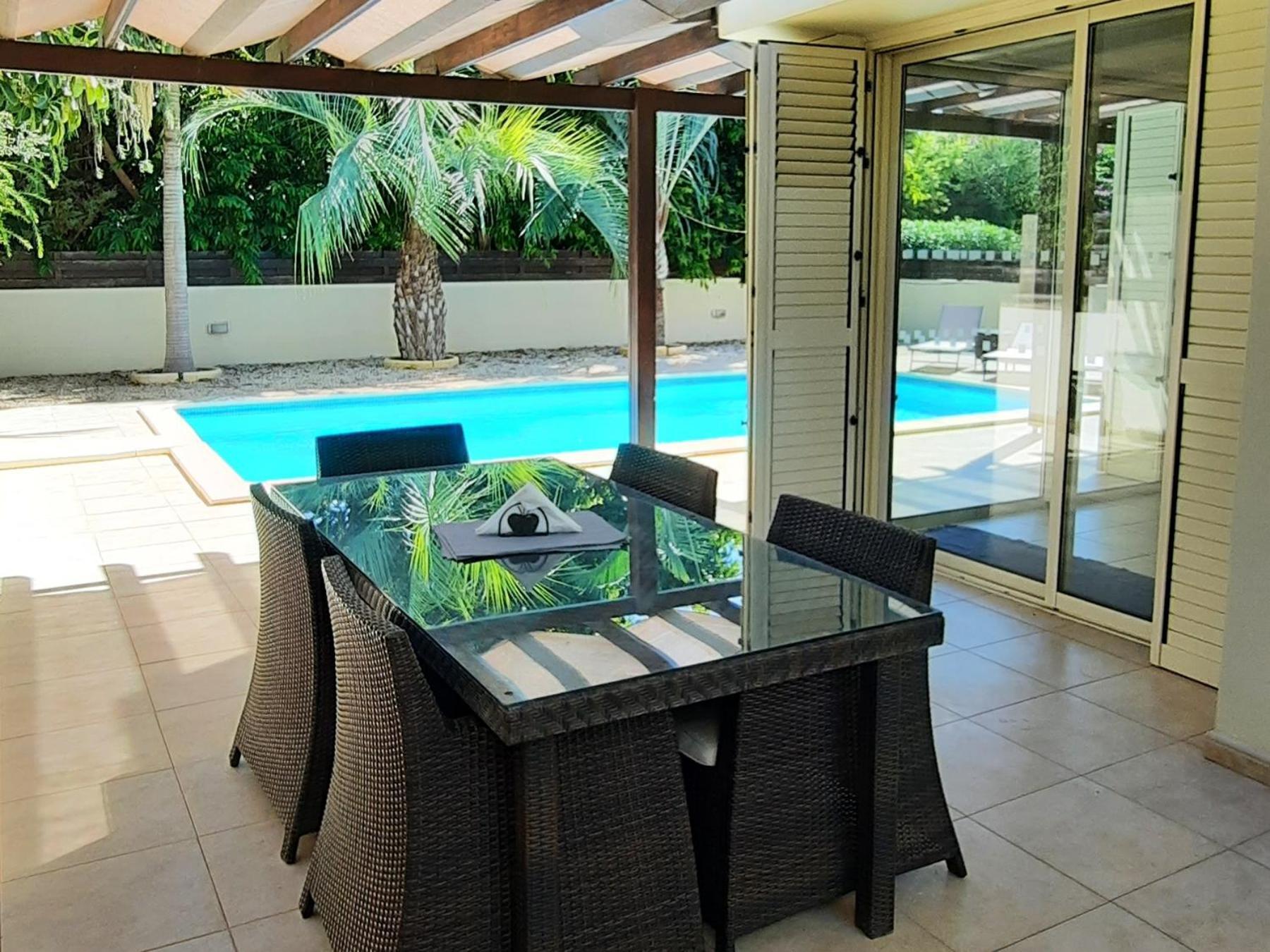 Villa Larnaca Bay Resort Oroklini Extérieur photo